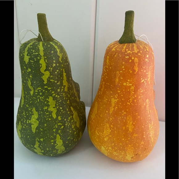 Vintage Halloween Gourd Jack-O-Lantern
Anthropomorphic squash ornament figurine - Picture 6 of 9